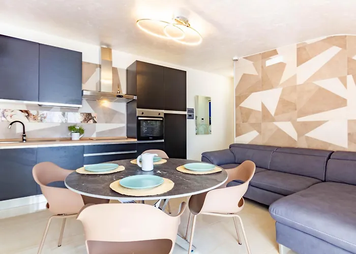 Mansarda Zara Deluxe Trilo - Myho Casa דירה